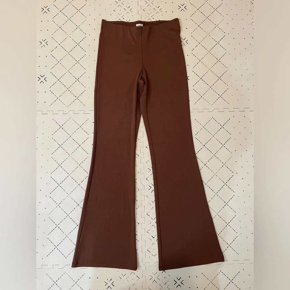 NWOT‎ Aritzia Wlfred Candace flare ribbed pants S